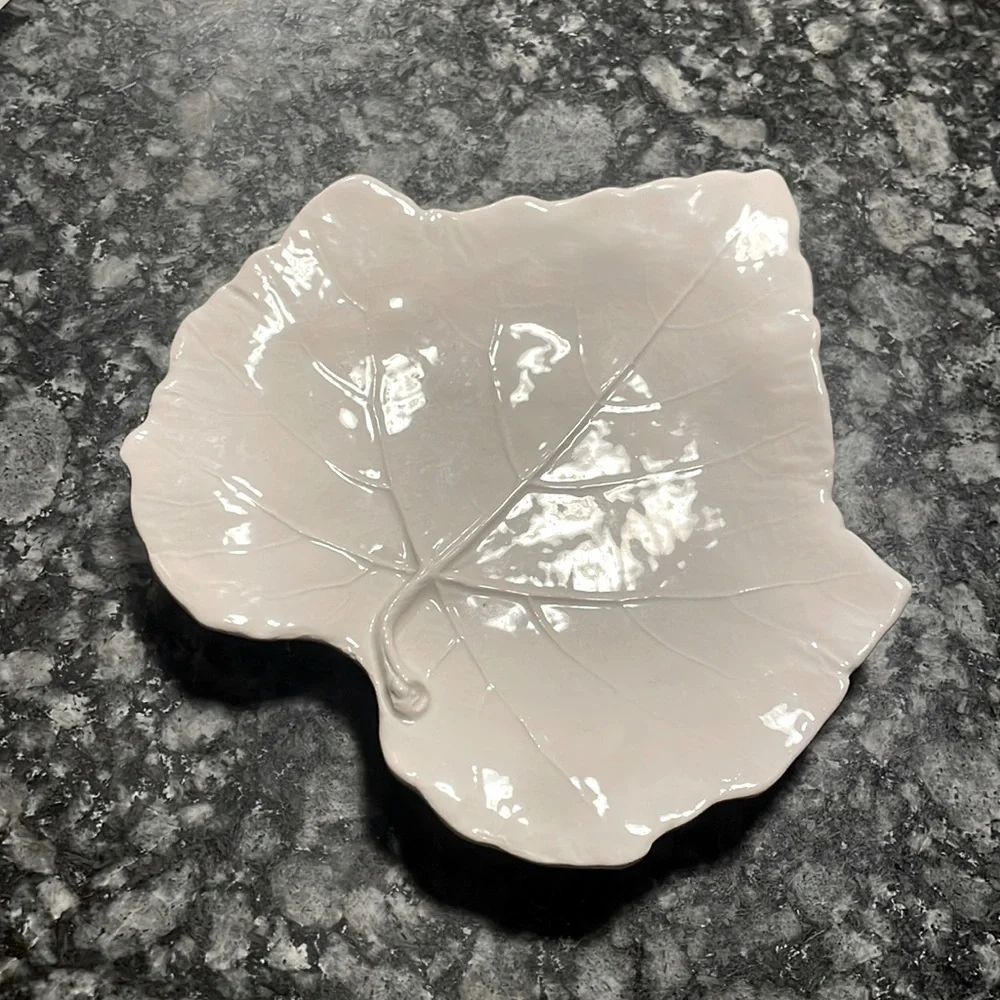 Vietri small off-white leaf dish;‎ Italy